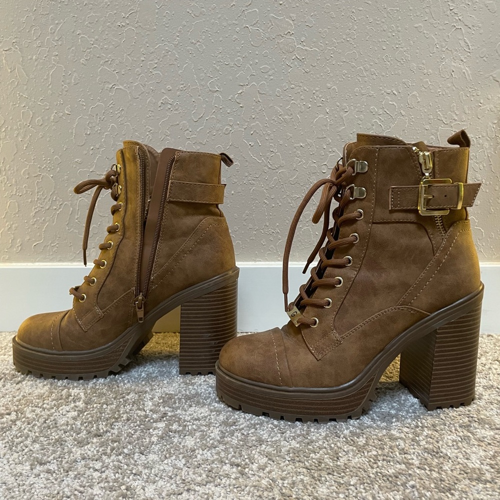 Guess Brand Lace-Up Ankle Boots - Picture 5 of 11